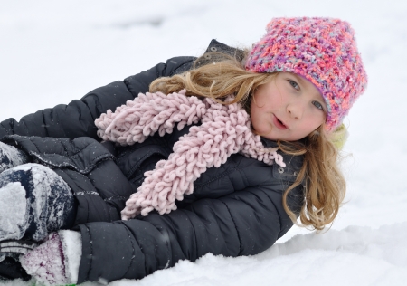 Young girl in a winter scene の写真素材