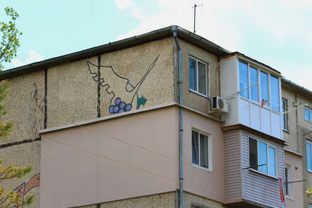 May 6, 2020 Balti Moldova, the old architecture of the USSR disappearing after warming the walls of housesのeditorial素材