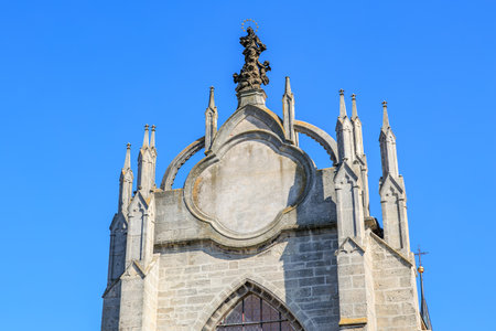 Gothic church architecture with stone spires and blue sky background.. March 22, 2025, Kutna Hora, Czech Republic.のeditorial素材