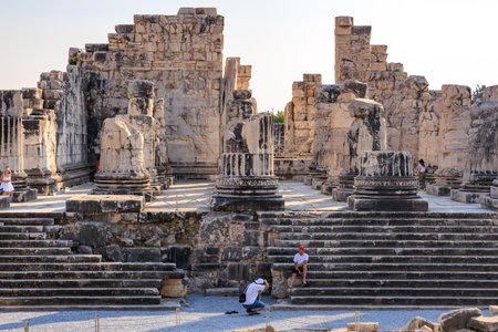 Ancient ruins of Didyma: majestic columns and stone structures under sunny sky. August 8, 2025, 2 Didim Turkey.のeditorial素材