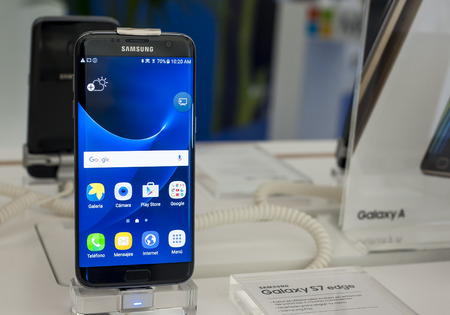 BARCELONA, SPAIN - FEBRUARY 27, 2016: New Samsung Galaxy S7 Edge at Mobile World Centre of Barcelona.のeditorial素材