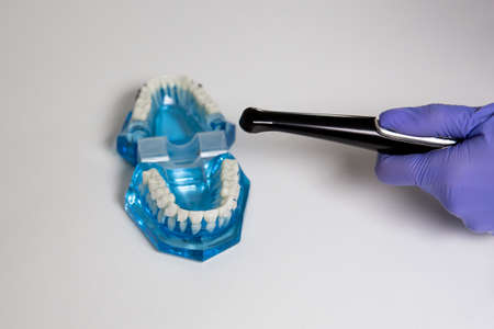 instrument for the dentist, for the treatment and inspection of teeth and braces