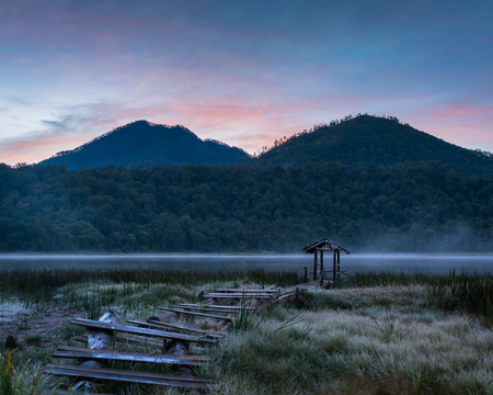 Taman Hidup Lake with a beautiful morning skyの写真素材