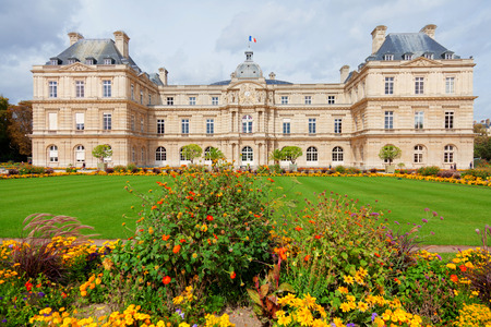 Paris, France - September 06, 2011 : Luxemburg Gardens (Jardin du Luxembourg) and the Luxembourg Palace in a cloudy september dayのeditorial素材