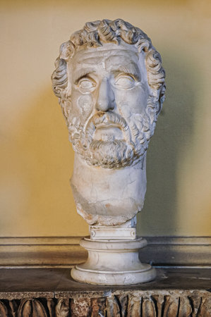 Vatican City, August 29, 2008: Emperor Antoninus Pius. Chiaramonti Museumのeditorial素材