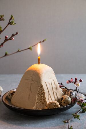 Paskha and kulich, Traditional Orthodox Easter Quark Dessert Curd. Easter background. Traditional cottage cheese cakeの写真素材