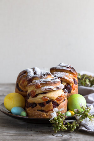 Panetone kulich craffin on wooden background. Easter bread kozunak. copy space concept.の写真素材
