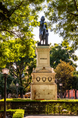 Monument to the painter Bartolome Esteban Murillo in the Plaza del Museo in Sevilleの写真素材