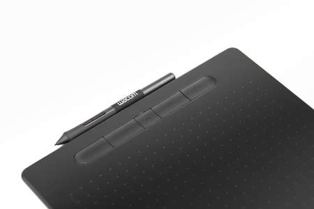 Kazo-shi, Japan 22.04.2020: Pen tablet Wacom Intuos M Wacom logo close upのeditorial素材