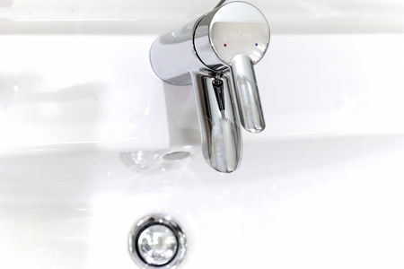 White  sink   in SPA salon.