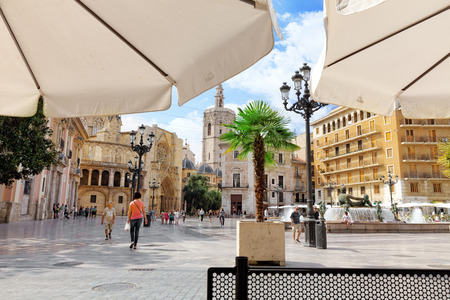 VALENCIA, SPAIN - SEPT 10: Square of Saint Mary's and Valencia  Cathedral Temple in old town. September 10, 2014 in Valencia, Spain. Every year,Valencia(third size population  city in Spain)welcomes more than 4 million visitors.のeditorial素材