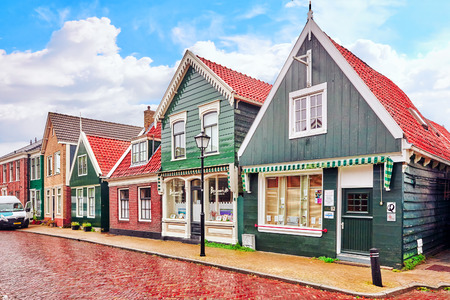 ZAANSE SCHANS, NETHERLANDS-SEPTEMBER 16, 2015:Typical, authentic village with cozy houses of the  countryside in the Netherlands.のeditorial素材