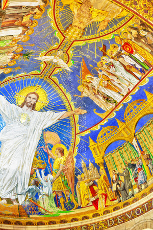 PARIS, FRANCE - JULY 04, 2016 : IInterior of  Roman Catholic  church and minor basilica Sacre-Coeur, dedicated to the Sacred Heart of Jesus, in Paris, France.のeditorial素材