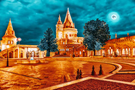 View on the Old Fisherman Bastion in Budapest. Night time.のeditorial素材