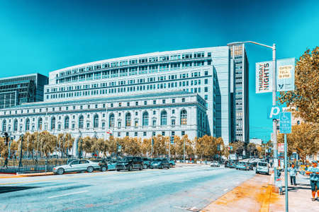 San Francisco, California, USA - September 11, 2018: View of the city center, downtown of San Francisco-seaport in western California.のeditorial素材