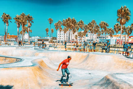 Los Angelos, California, USA - September 23, 2018: Famous Los Angeles Beach - Venice Beach with people.のeditorial素材