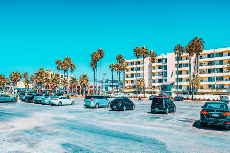 Los Angelos, California, USA - September 23, 2018: Famous Los Angeles Beach - Venice Beach with people.のeditorial素材