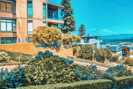 San Francisco, California, USA - September 10, 2018: Lombard Street is an eastâwest street in San Francisco, that is famous for a steep.のeditorial素材