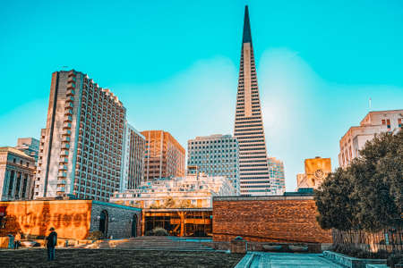 San Francisco, California, USA - September 08, 2018: View of the city center,tower skyscraper TransAmerica Pyramid, downtown of San Francisco.のeditorial素材