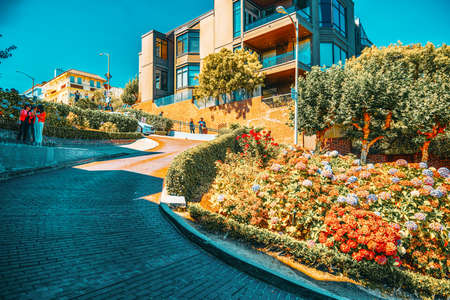San Francisco, California, USA - September 10, 2018: Lombard Street is an eastâwest street in San Francisco, that is famous for a steep.のeditorial素材
