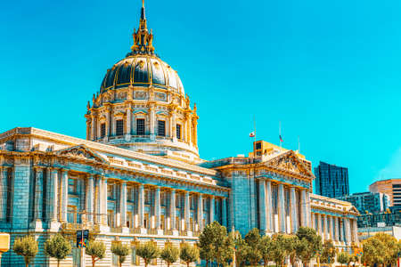San Francisco, California, USA - September 11, 2018: San Francisco City Hall is the seat of government for the City and County of San Francisco.のeditorial素材