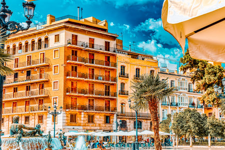 VALENCIA, SPAIN - SEPT 10: Square of Saint Mary's and fountain Rio Turia. September 10, 2014 in Valencia, Spain. Every year,Valencia(third size population  city in Spain)welcomes more than 4 million visitors.のeditorial素材