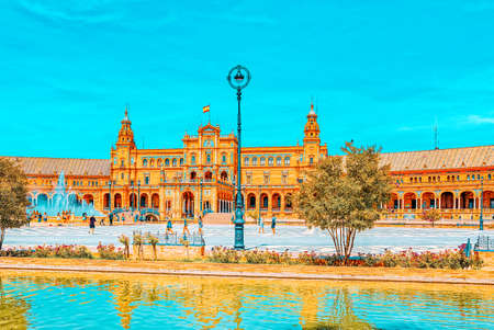 Seville, Slain- June 09, 2017 : Spain Square (Plaza de Espana) is a square in the Maria Luisa Park, in Seville, Spain, built in 1928 for the Ibero-American Exposition of 1929.のeditorial素材