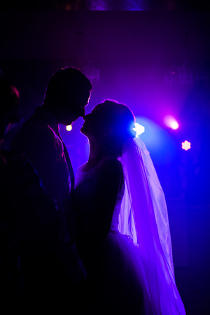 The brides dancing on the dancefloorの写真素材