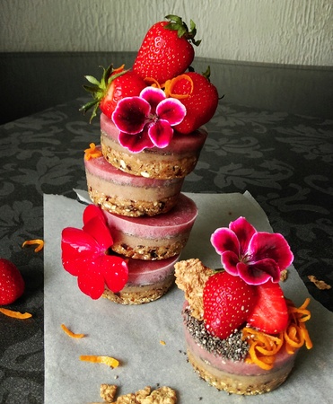 Vegan raw cookiesの写真素材