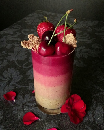 Layered smoothieの写真素材