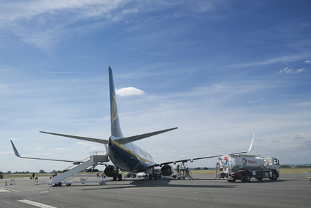 Ryanair Boeing 737-800 boarding, rearview at Bergerac airport, Dordogne, France 2nd August 2016のeditorial素材