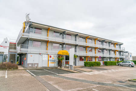 Lyon, France 3rd January 2020 - People crossing the Saone River on the Passarelle St. Georges (gangway Saint George) bridgeのeditorial素材