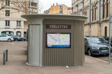 Lyon, France 3rd January 2020 - People crossing the Saone River on the Passarelle St. Georges (gangway Saint George) bridgeのeditorial素材