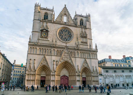 Lyon, France 3rd January 2020 - tourists visiting the Cathedrale (Cathedral) of Saint-Jean-Baptiste in the old part of Lyonのeditorial素材