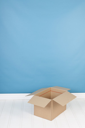 Removal house withopen box in interiorの写真素材