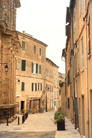 Corsica lane in centrum Penta di Casinca in Franceの写真素材