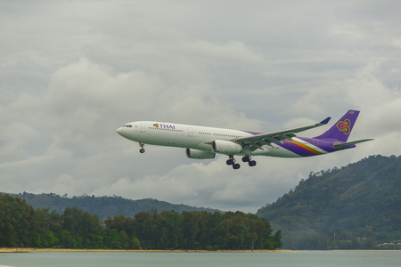 Airplane Airbus 330 approachingのeditorial素材