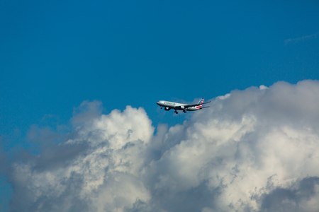 Airbus A330 approach and landingのeditorial素材