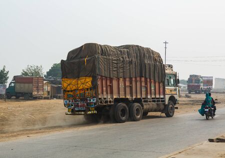Truck on the roads of Indiaのeditorial素材