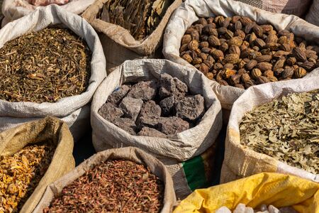 Indian spices in the marketの写真素材