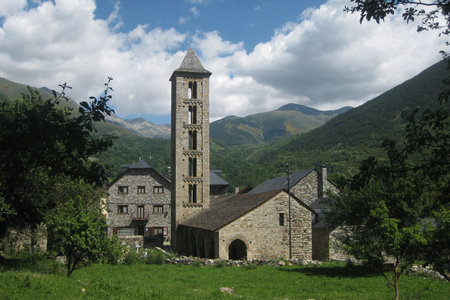 Romanesque stone church - stone village in valley Vall de Boi, Pyrenees, Spainのeditorial素材