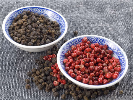 series spices: pepper isolated on white backgroundの写真素材