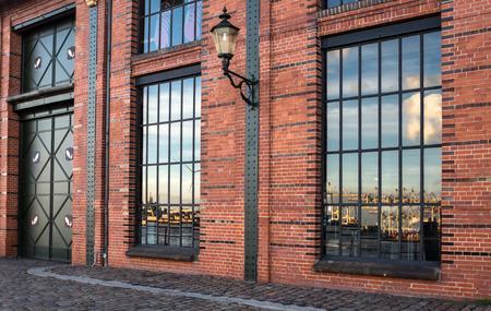 harbor reflection in windowの写真素材