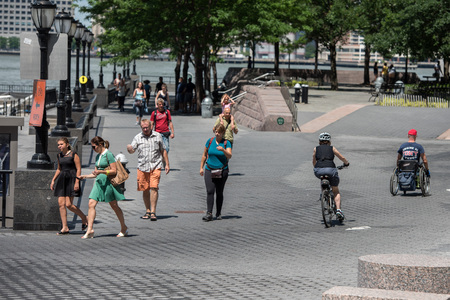NEW YORK - USA 16 JUNE 2015 new york people during city busy hoursのeditorial素材
