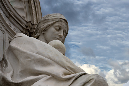 LONDON, ENGLAND - JULY 15 2017 -  queen victoria victory monument in london close up detail is one of the city most visited placesのeditorial素材