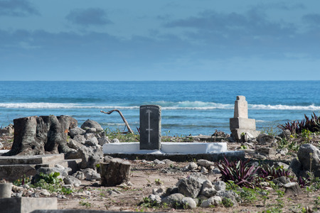 Great war veteran tomb in Cemetery on tropical pacific ocean beach backgroundの写真素材