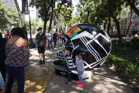 MEXICO CITY, MEXICO - NOVEMBER 5 2017 - Day of  the dead  Spanish Dia de Muertos is a multy day holiday celebrated throughout in Mexico and  United States. Mexican pray for friends and family members.のeditorial素材