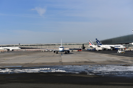 PARIS, FRANCE - FEBRUARY 10 2018 - paris airport covered by snow big delays and flights cancelledのeditorial素材