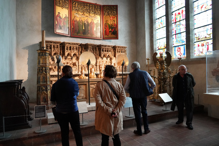 NEW YORK, USA - MAY 27 2018 - Heavenly Bodies: Fashion and the Catholic Imagination at Met museum features a dialogue between fashion and medieval artのeditorial素材