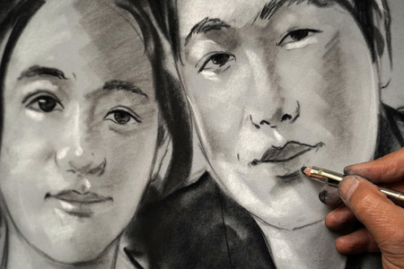 PARIS, FRANCE - OCTOBER 6 2018 - Artist painting and drawing portraits on sunny sunday day in Montmartre Place du Tertre famous artist retreatのeditorial素材